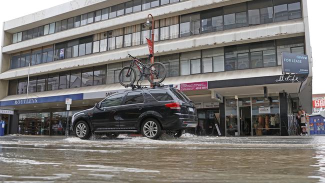 Flooding along Murray Street. Picture: Zak Simmonds