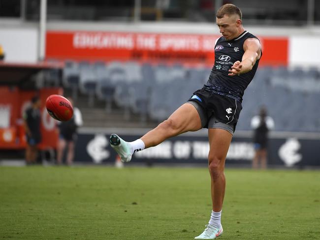 Players will be able to kick-in match day footballs at training during the week. Picture: Andrew Batsch