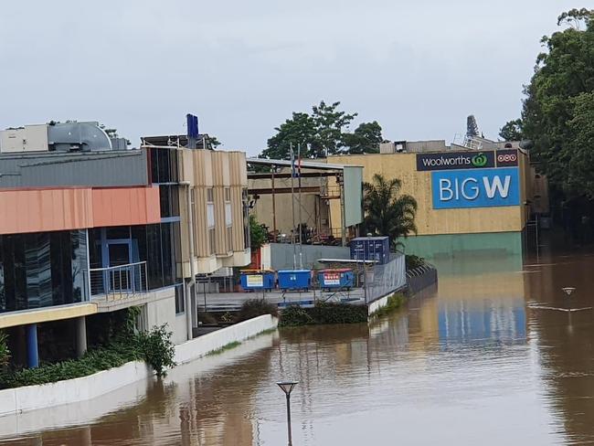 The levee for the Macleay River at Kempsey is expected to breach in the next hour, which would put the town's CBD under water as horror flooding continues on the NSW mid-north coast and in western Sydney. Picture: Nine News