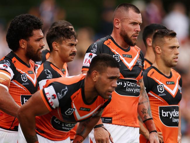 SYDNEY, AUSTRALIA - MARCH 12: David Klemmer of the Wests Tigers and team mates look on during the round two NRL match between Wests Tigers and Newcastle Knights at Leichhardt Oval on March 12, 2023 in Sydney, Australia. (Photo by Cameron Spencer/Getty Images)