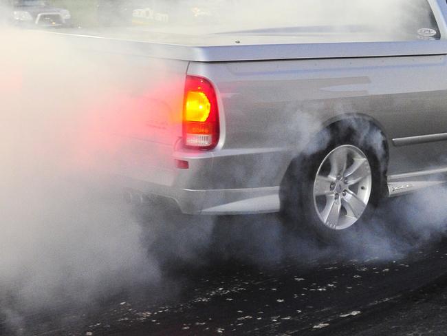 Young driver’s expensive epic fail captured in front of police