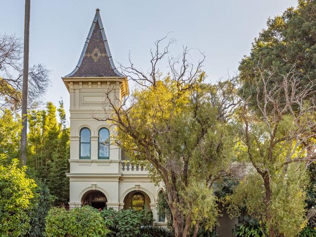 Competing Bids: 46 Johnston Street, Annandale