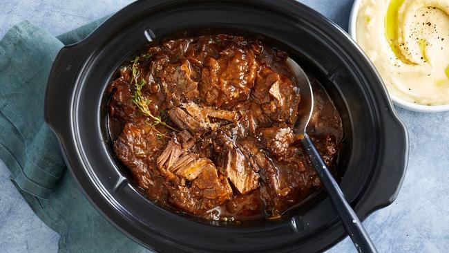 Slow cooker braised steak with onions