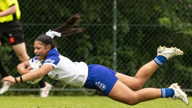 Shakira Lui scored three tries for Canterbury in R2 of the Lisa Fiaola Cup. Picture: Julian Andrews