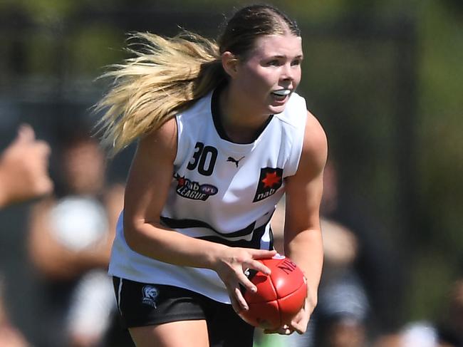 Mikayla Plunkett of the Knights (third from left) is seen in action during the girls NAB League match between the Northern Knights and Calder Cannons in Bundorra, Saturday, February 28, 2020. (Photo/Julian Smith)