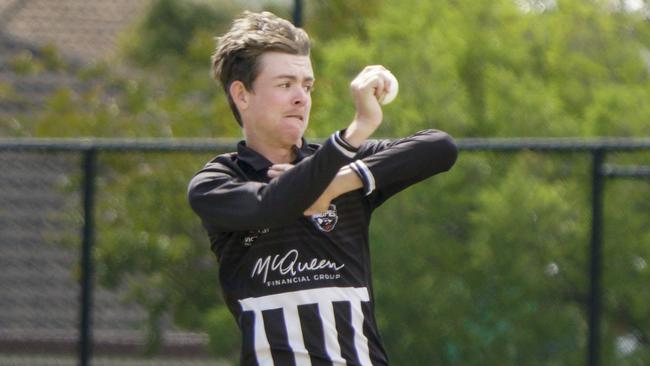 James Thewlis bowling for Camberwell. Picture: Valeriu Campan