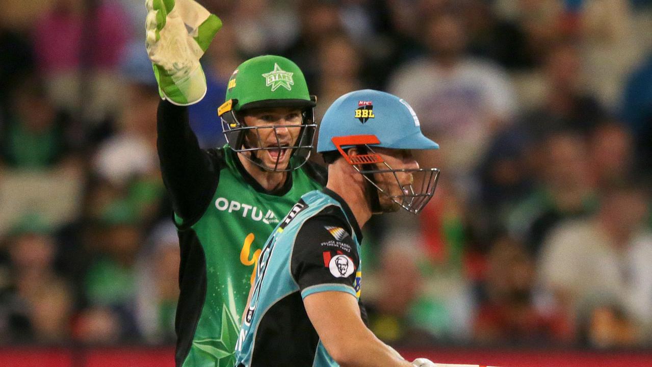 Peter Handscomb appeals for the wicket of Chris Lynn for Melbourne Stars.