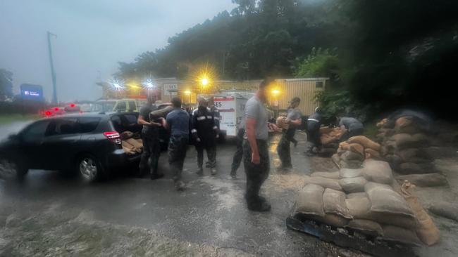 SES Murwillumbah handing out sandbags on Monday night.