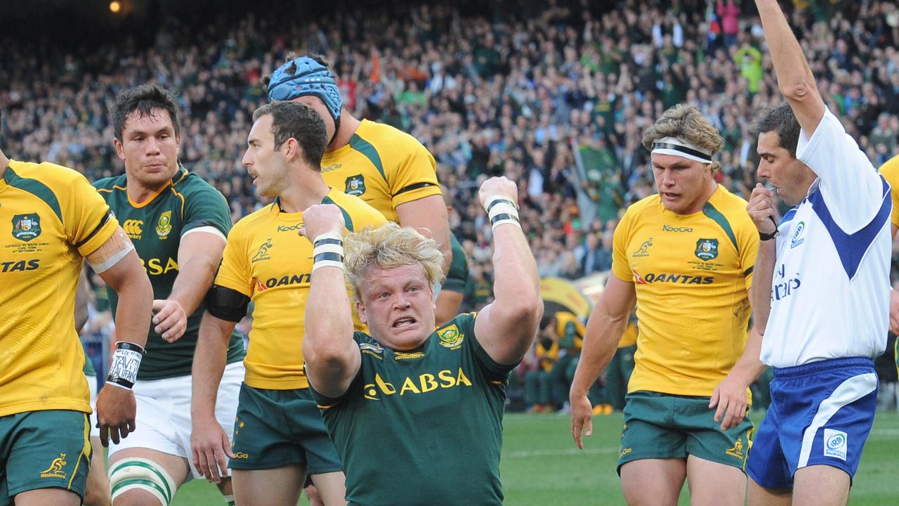 Former South African skipper Adriaan Strauss will hang up the boots at the end of the season.