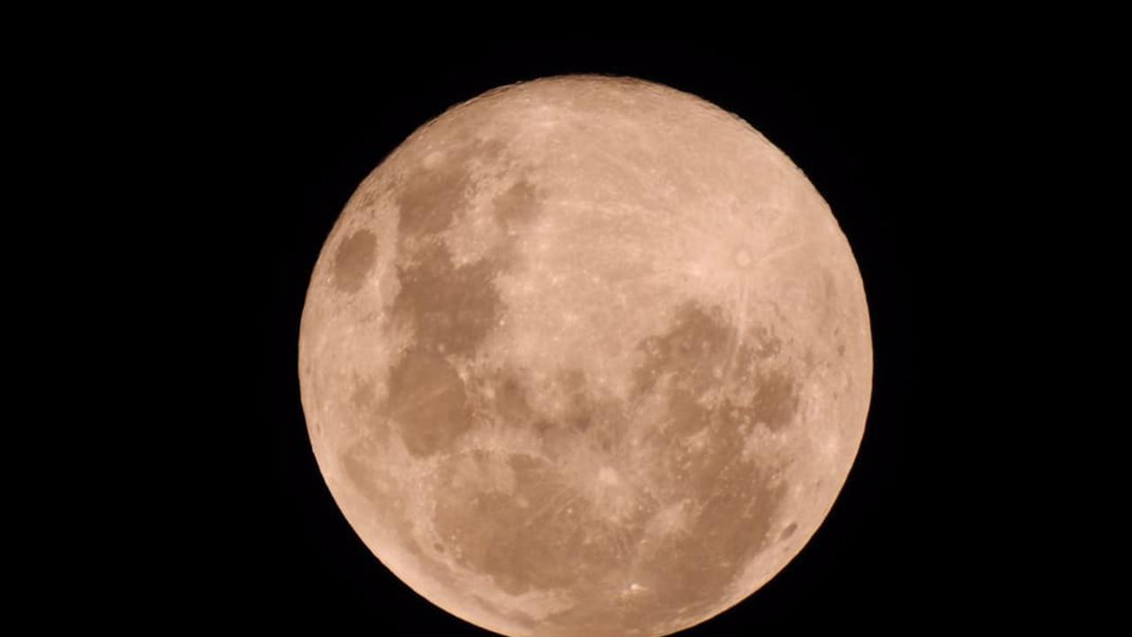 The supermoon is best viewed just after moonrise. Picture: Supplied/Josué Fede Boquín