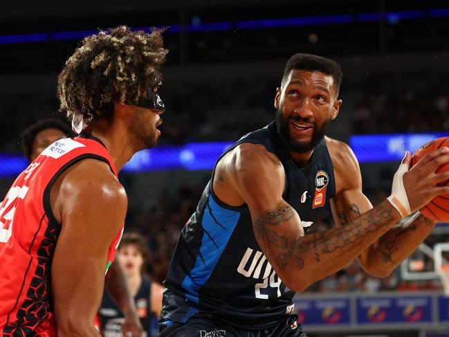 The battle between Perth’s Keanu Pinder and Melbourne’s Marcus Lee looms as a key to game three. Picture: Getty Images