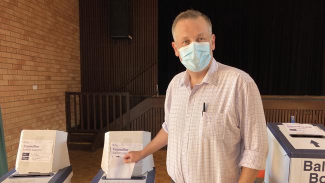 Dubbo council elections: Former Dubbo mayor Ben Shields casts his vote at the Wesley Centre in the city's CBD.