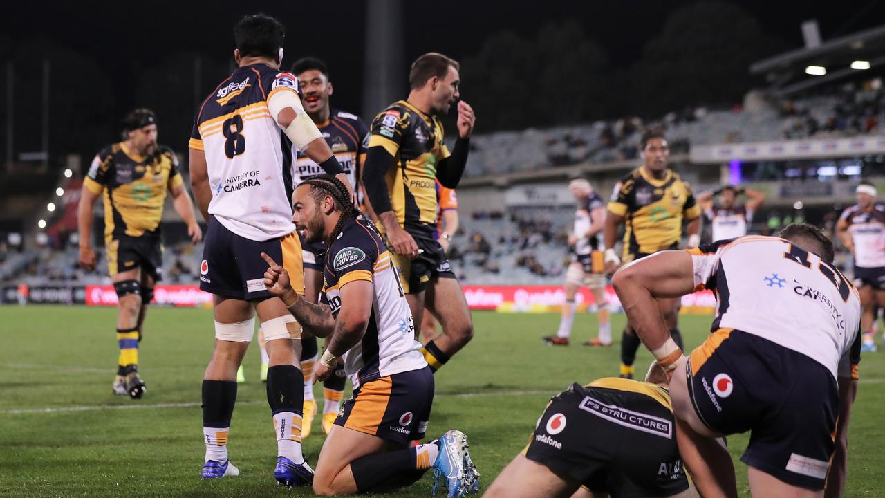 CANBERRA, AUSTRALIA - AUGUST 28: Andy Muirhead of the Brumbies celebrates scoring a try during the round nine Super Rugby AU match between the Brumbies and the Western Force at GIO Stadium on August 28, 2020 in Canberra, Australia. (Photo by Matt King/Getty Images)