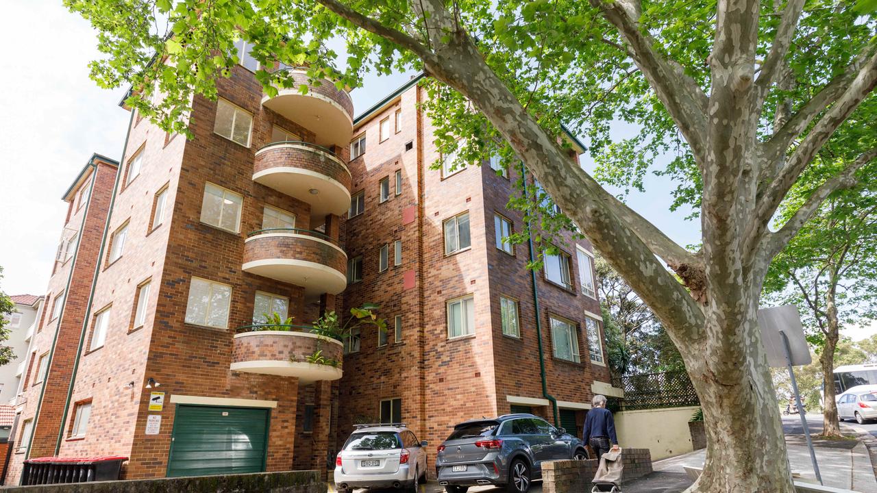 Isla Fisher’s art deco apartment in Woollahra was put up for sale in September. Picture: NewsWire / Max Mason-Hubers