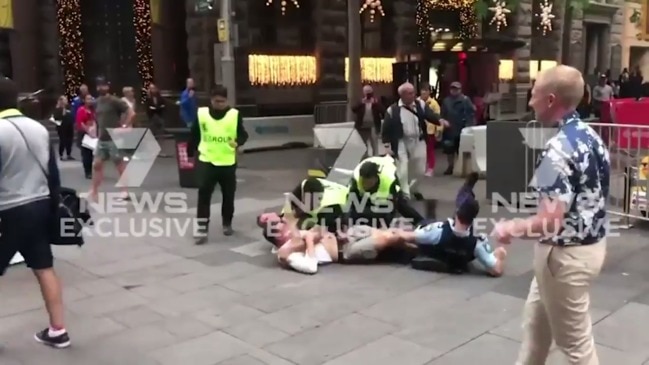 Christmas tree lighting takes violent turn (7 News)