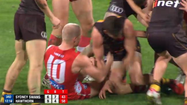 Zak Jones’ punch on Luke Breust. Picture: Channel 7