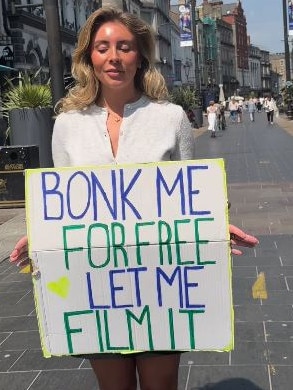 Her mum helped her make this sign so she could film some content. Picture: Instagram / @bonnie_blue_xo