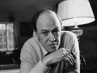 British writer Roald Dahl (1916 - 1990), 11th December 1971. (Photo by Ronald Dumont/Daily Express/Hulton Archive/Getty Images)