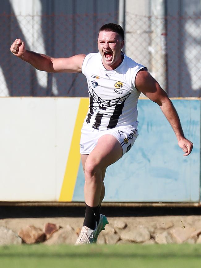 Parker Heatley booted three goals on debut for Wangaratta Magpies against reigning premiers Wangaratta Rovers. Picture Yuri Kouzmin