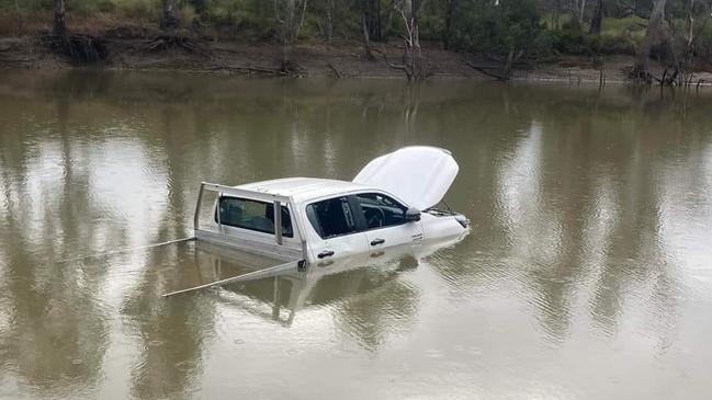 A group of armed offenders has been on a three-day crime spree through Goondiwindi, threatening residents, an elderly lady, stealing cars and then abandoning and torching them across the border in NSW.