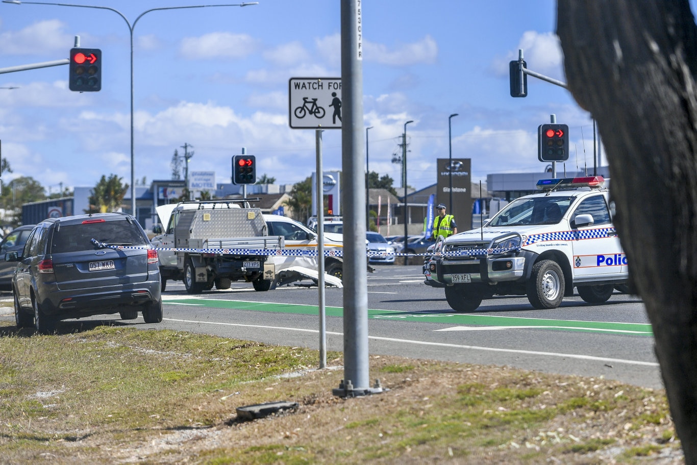 An incident occured on the corner of Dawson Highway and Aerodrome Road at around midday after an escaped prisoner allegedly attempted to flee from police.