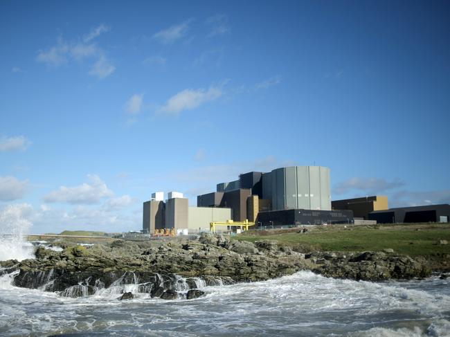 TREGELE, UNITED KINGDOM - OCTOBER 23:  A general view of the Wylfa nuclear power station on October 23, 2013 in Tregele, Anglesey, United Kingdom. The government has announced that the first new nuclear power station to built in Britain since 1995 will be at Hinkley Point near Bristol. The announcement will come as welcome news for Japanese company Hitachi who have proposed new Wylfa reactor.  (Photo by Christopher Furlong/Getty Images)