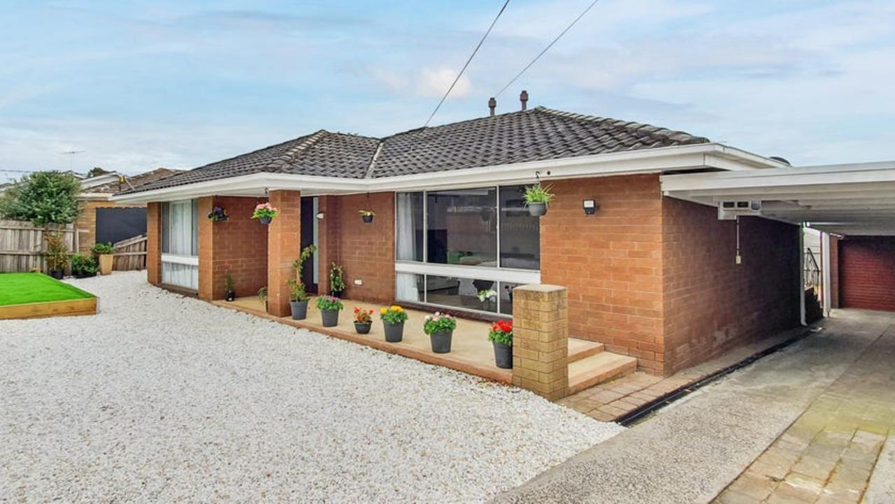 18 Kana St, Grovedale, sold for $682,000.
