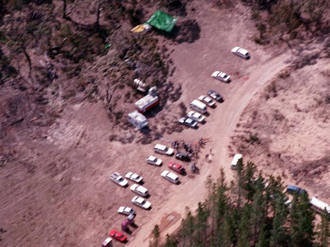 Police search Belanglo Forest after the bodies of murdered backpackers Joanne Walters and Caroline Clarke are found murdered.