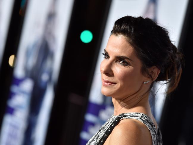  Sandra Bullock found her stalker outside her bedroom. 