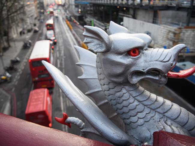 LONDON, ENGLAND - JANUARY 24: A traditional dragon statue marks the boundary of the City of London, in the financial district, also known as the Square Mile, on January 24, 2017 in London, England. Following the announcement by Britain's Prime Minister Theresa May that Britain will leave the single market, financial organisations such as UBS and Goldman Sachs have reported that they are seriously considering either cutting staff or moving them from London. (Photo by Leon Neal/Getty Images)