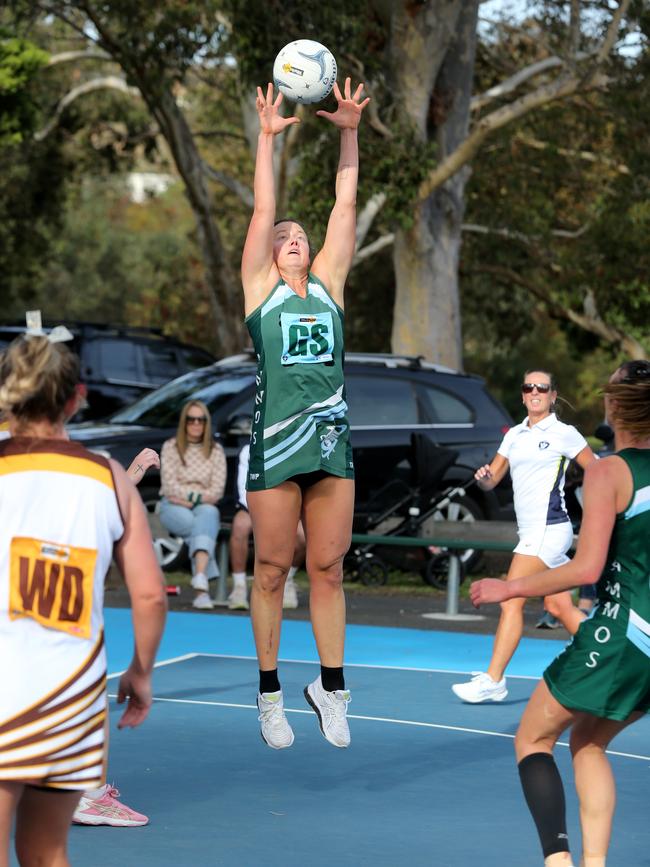 BFNL Netball.- Ammos v Drysdale.  Amateurs Goal Shooter Michelle Winch.  Picture; Mike Dugdale