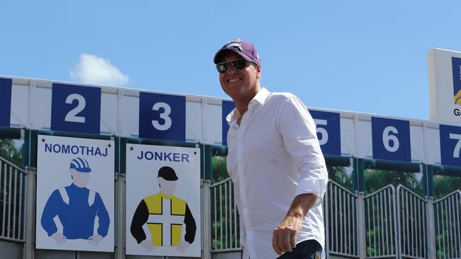 Gary Mcpherson couldn’t be happier after drawing alley three for Jonker. Picture: Mike Batterham
