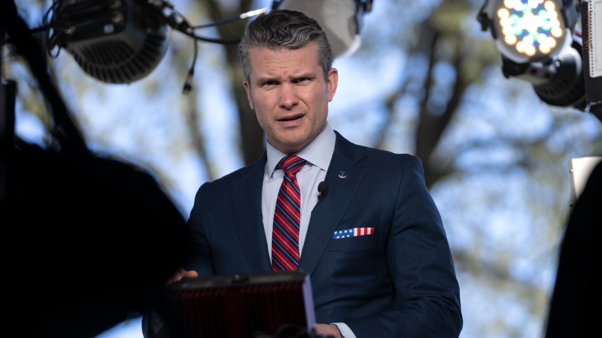 Hakeem Jeffries calls for Pete Hegseth to be fired over war plans breach