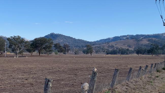 Dry conditions at Eric Fernihough's farm at Crawney, NSW.