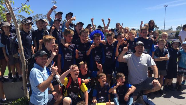 Winners are grinners. Floraville Public School crowned state champs. Supplied.