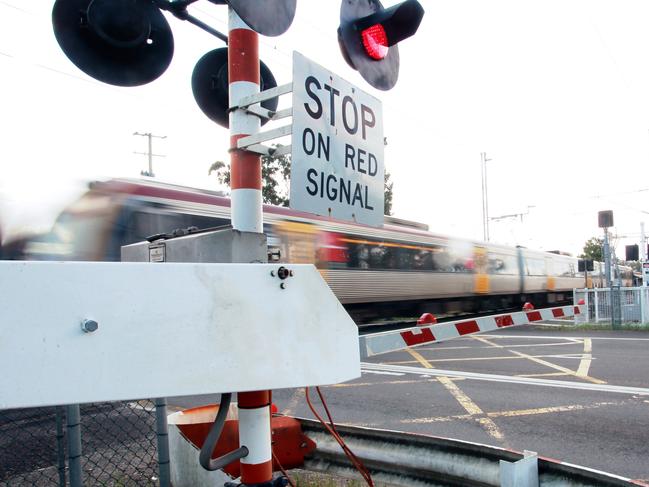 Landsborough railway crossing - Ahead of the school holidays, Queensland Rail is pleading with motorists and pedestrians across the state to stay focused and not gamble with lives at railway crossings.Photo: Brett Wortman / Sunshine Coast Daily