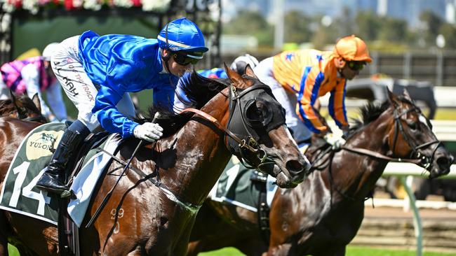 Godolphin colt Cylinder (blue silks) ended Imperatriz’s winning streak when they met in the Newmarket Handicap at Flemington. Picture: Getty Images.