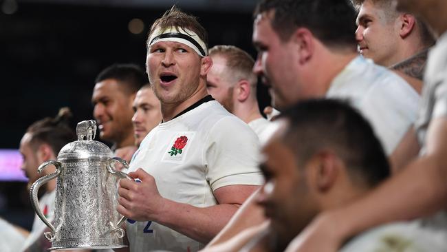 Dylan Hartley is set to remain England skipper despite pressure to hold his position.