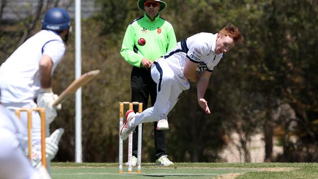 Lachie Mulgrew took three wickets. Picture: Alan Barber