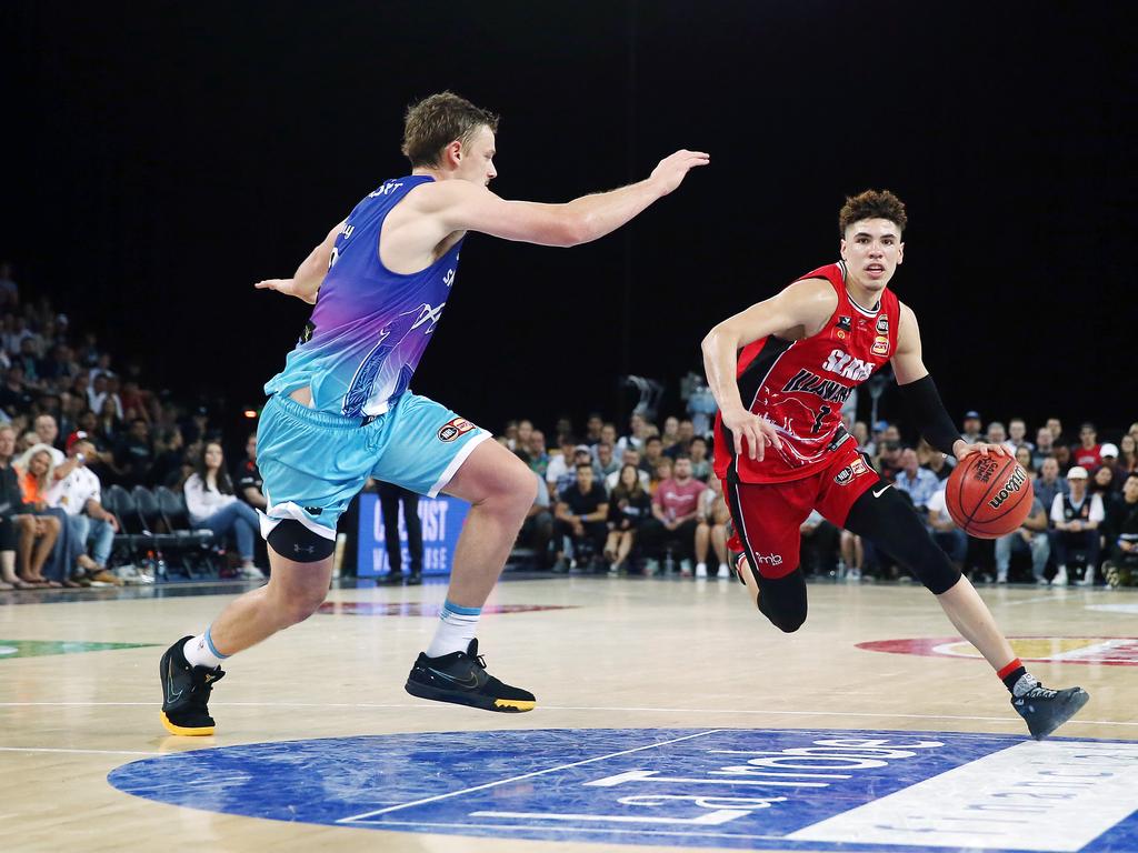 LaMelo Ball Shows Off Playmaking, but Illawarra Hawks Fall to