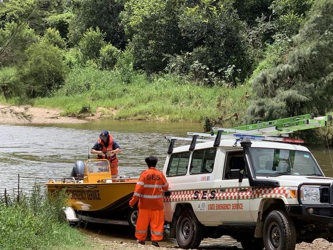 SES crews at the scene of the search. Picture: Gympie Times