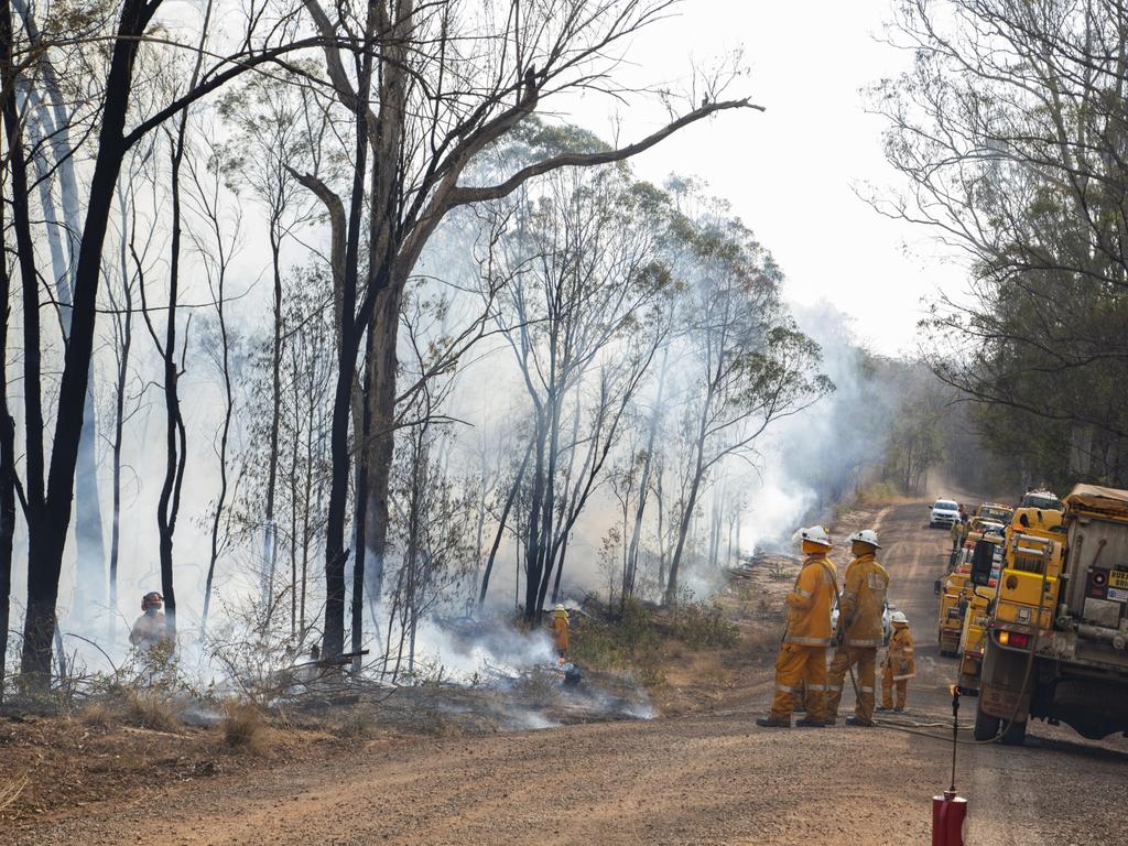 Queensland Fire and Emergency Services at the Pechey bushfire.