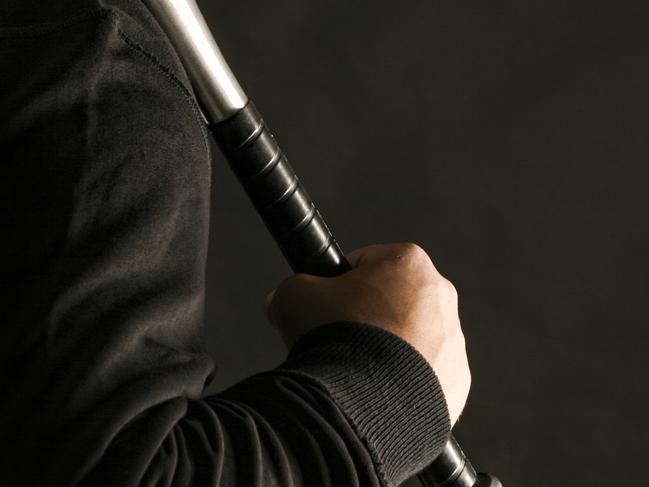 Nazi mit BaseballschlÃÂ¤ger auf schwarzem Hitergrund