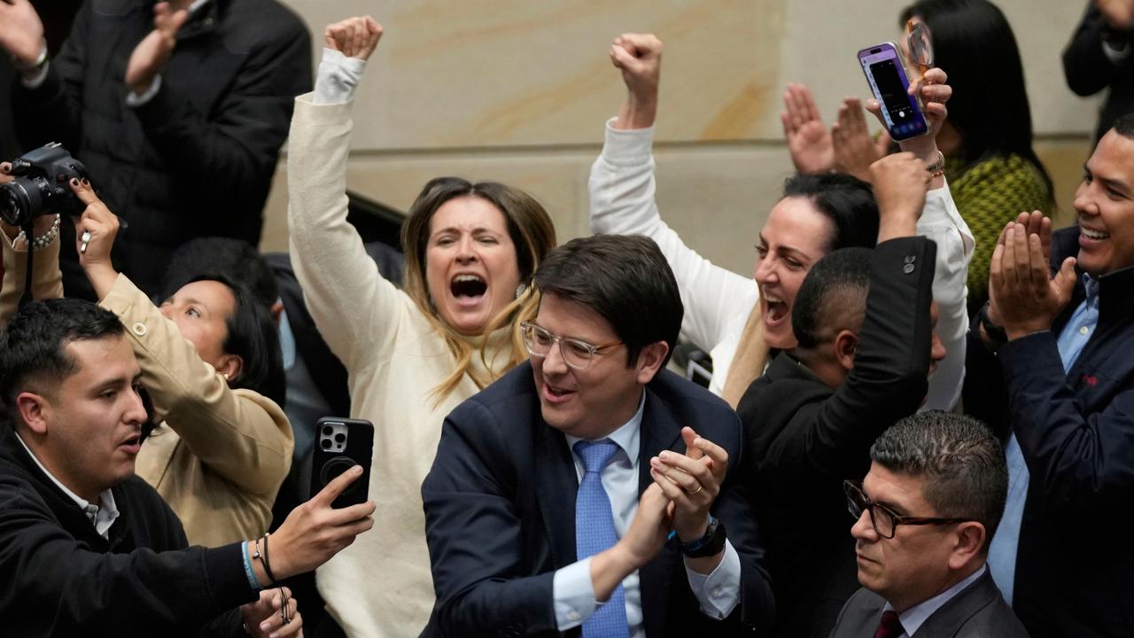 Colombian presidential candidate shot, gravely wounded