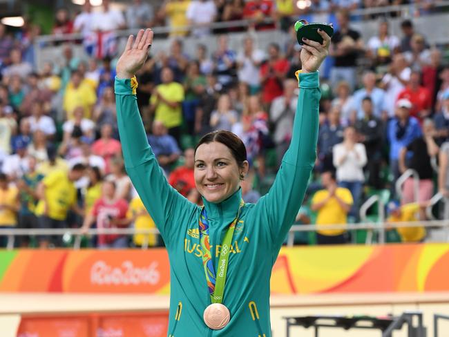 Australia's Anna Meares celebrates after being presented with the bronze medal after placing third in the final of the Women's Keirin at the Rio Olympic Velodrome, on day eight of the Rio 2016 Olympic Games in Rio deJaneiro, Brazil, Saturday, Aug.13, 2016 (AAP Image/Dave Hunt) NO ARCHIVING, EDITORIAL USE ONLY