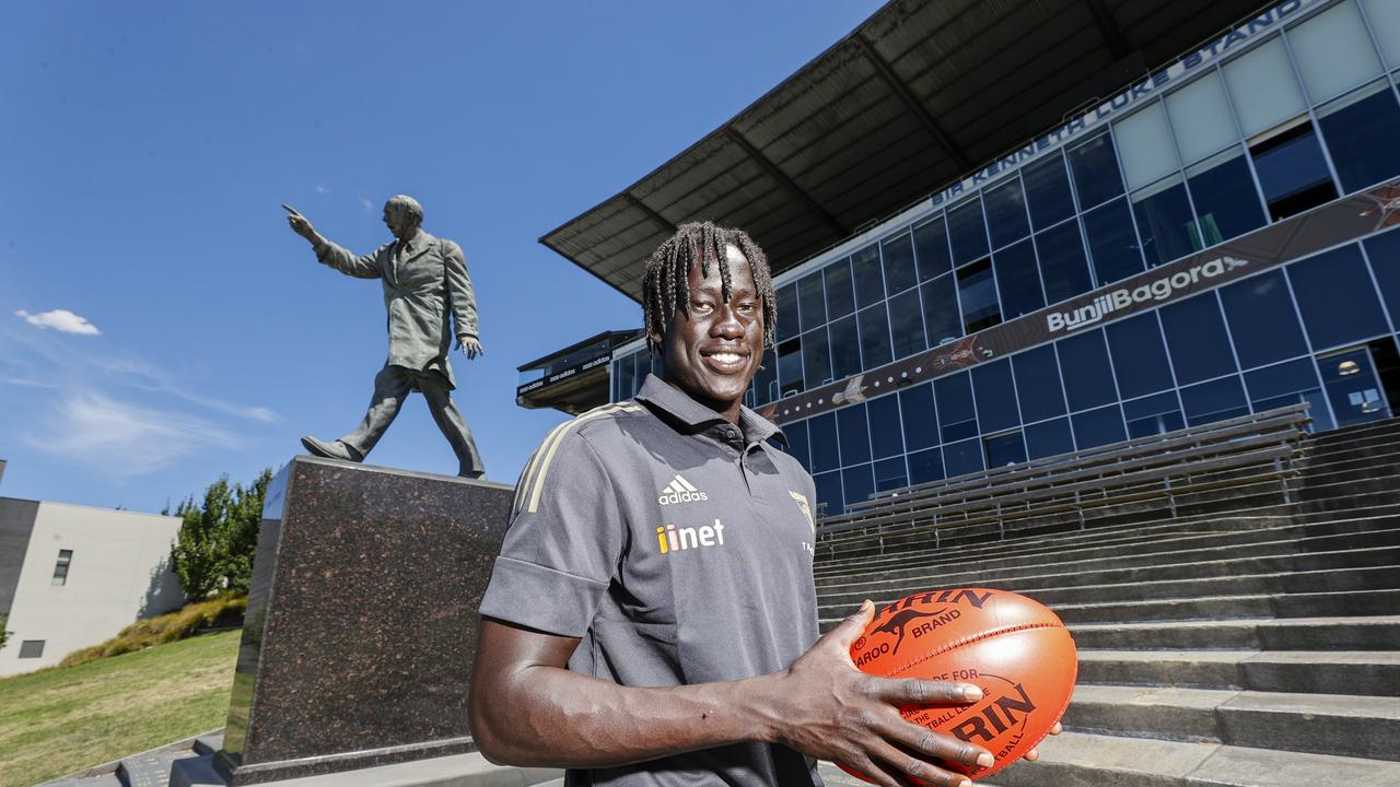 Hawthorn Re-Signing Photo