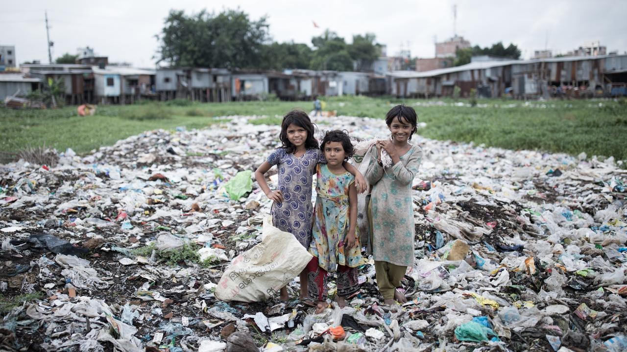 Simon Lister's UNICEF Photos of Young Girls From Around the World