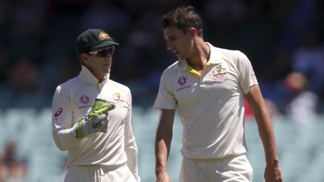 Skipper Tim Paine chats with Pat Cummins during the SCG Test. Picture: AP 