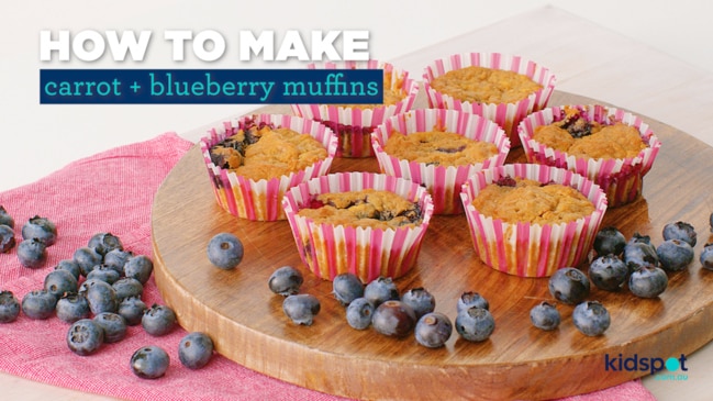 How to make carrot and blueberry muffins 