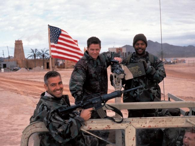 George Clooney, Mark Wahlberg and Ice Cube in the black comedy Three Kings.